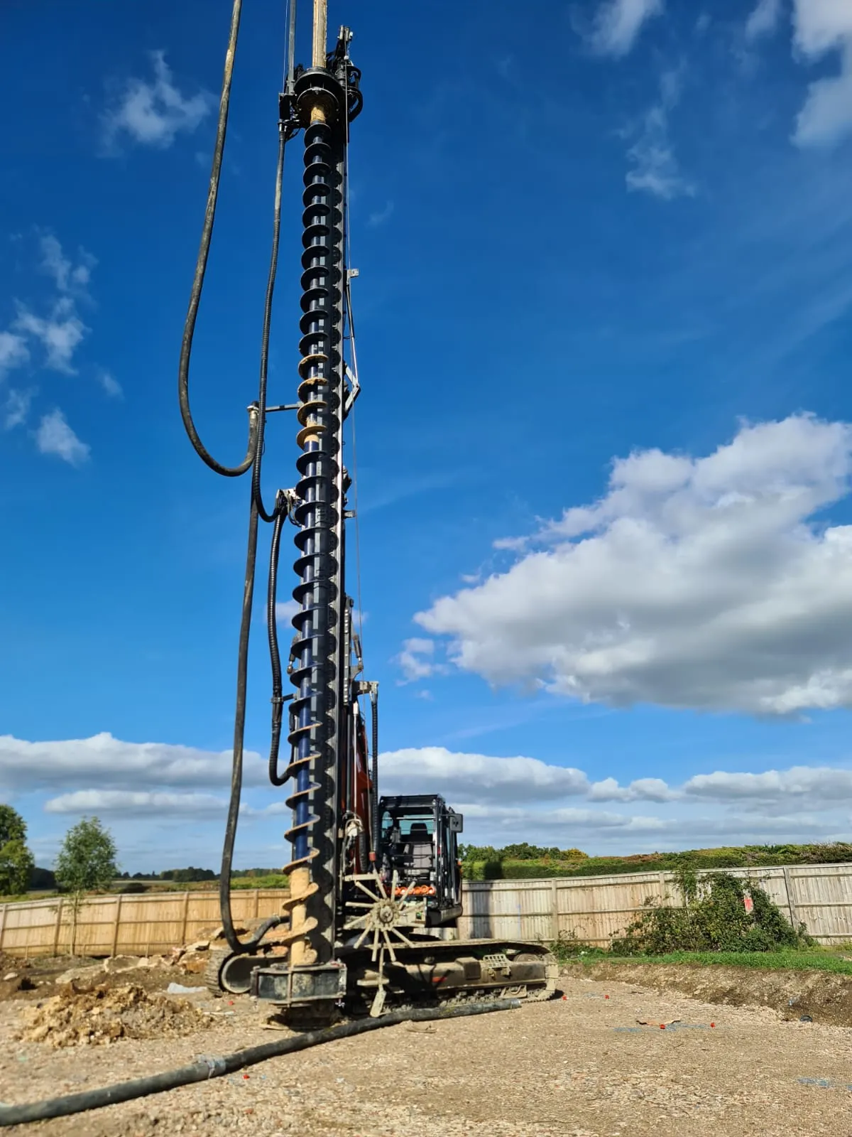 A drilling rig with a sky background.